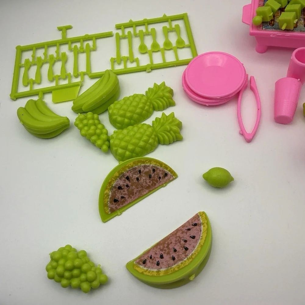 Barbie Hawaiian Ice Party Set Playset Accessories 1990 Pink & Green Fruit +